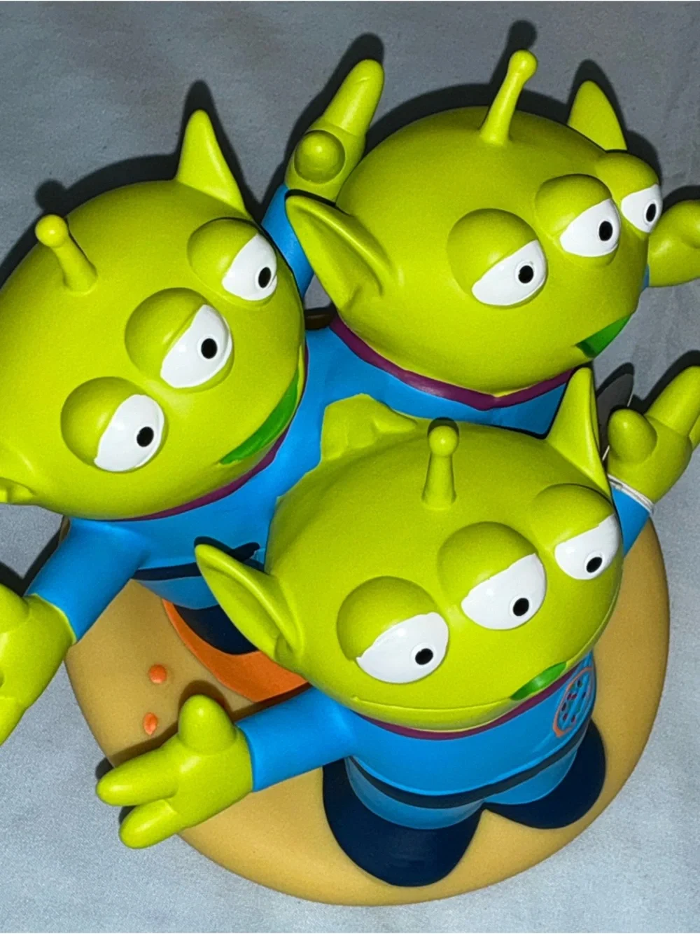 The Claw Green Alien Toy Coin Bank Blue Outfit Standing - Picture 16 of 16